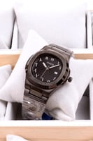 ساعة رجالي بلون اسود ارقام عربي