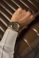 ساعة رجالية بسير من الستيل بلون فضي ذهبي