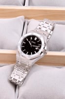 ساعة رجالي بلون فضي ميناء اسود