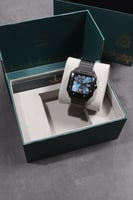 ساعة رجالية بلون اسود ميناء ازرق