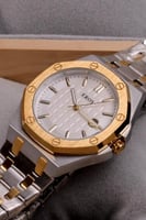 ساعة رجالية بلونين فضي وذهبي