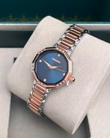 ساعة نسائية بتصميم هندسي بلون روز قولد