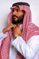 ساعة رجالية بحزام فضي ميناء اصفر