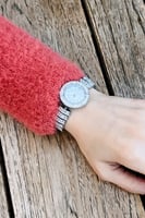 ساعة نسائية فضي ميناء أبيض بفصوص الزركون شبيه الأل...