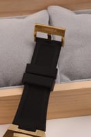 ساعة رجالي ربر بلون اسود اطار ذهبي