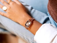 ساعة نسائية سلسة بتصميم أنيق بلون روز قولد