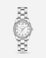 ساعة نسائية أنيقة بلون فضي وميناء أبيض