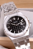 ساعة رجالي بلون فضي ميناء اسود