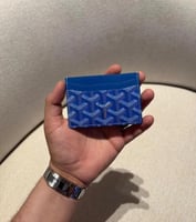 محفظة بطاقات جلدية من جويارد - بلون أزرق