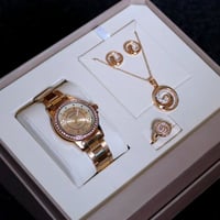 طقم ساعة ومجوهرات في بوكس فخم