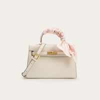 شنطة نسائية بمقاس صغير