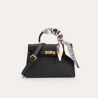 شنطة نسائية بمقاس صغير