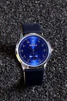 ساعة جلد رجالية بأرقام عربية باللون الأزرق