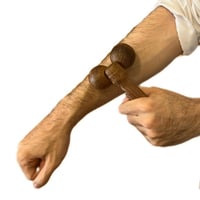 مدلك خشبي - شكل عربة مشي