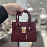 عنابي