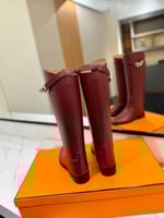 حذاء هيرميس جامبينق النسائي الجلدي الفاخر