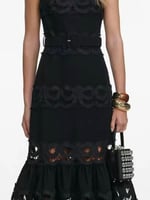 فستان ساندرو أسود من الكريب تصميم بفيونكة كروشيه