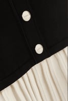 فستان ساندرو باراديس قصير أسود بحافة كشكش متباينة