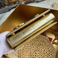 حقيبة دولتشي آند غابانا كروس بودي الذهبية الفاخرة