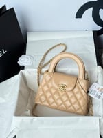 شنطة شانيل من جلد عجل صغيرة