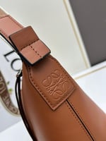 لويفي شنطة كروس كوبي صغيرة جلد