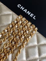 شنطة شانيل من جلد عجل صغيرة