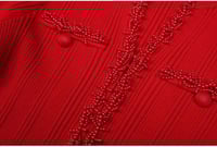 فستان سيلف بورتريه المحبوك بتطريز اللؤلؤ الأحمر