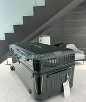 حقيبة ريموا إيسنشيال ترانك بلس اللون الأخضر