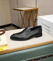 حذاء رجالي كاجوال رسمي LV من الجلد الطبيعي