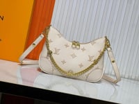 حقيبة بولوني من لويس فيتون أوف وايت