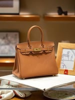 شنطه هيرميس بيركين 35 بلون إيتوب وجلد توغو بحلية ب...