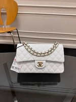 شانيل كلاسيك فلاب متوسطة مع هاردوير ذهبي