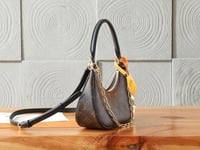 شنطة Catchy PM بنقشة Monogram من لويس فيتون