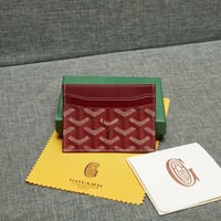 حامل البطاقات الكلاسيكي الفاخر من غويارد