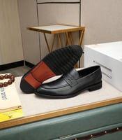 حذاء رجالي كاجوال رسمي LV من الجلد الطبيعي