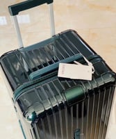 حقيبة ريموا إيسنشيال ترانك بلس اللون الأخضر