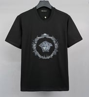 تيشيرت فيرزاتشي بتصميم ميدوسا الفاخر