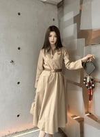 فستان برادا تصميم من القطن والحرير مع حزام جلدي وش...