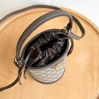 شنطه أوفيديا الصغيرة بتصميم دلو من غوتشي