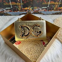 حقيبة دولتشي آند غابانا كروس بودي الذهبية الفاخرة