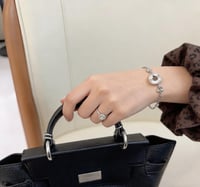 سوار غوتشي - أيقوني مطلي بالذهب الأبيض