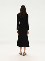 فستان سيلف بورترييه الأسود