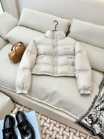 جاكيت سيلين القصير المميز