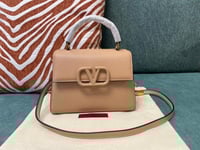 حقيبة فالنتينو غارافاني بحمالة كروس