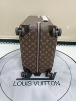 حقيبة هورايزن 70 من لويس فويتون بتصميم مارك نيوسن