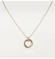 حلية متدلّية من مجموعة "ترينيتي"