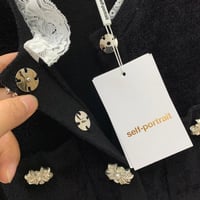 فستان سيلف بورتريه من الشنيل الأسود