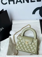 شنطة شانيل من جلد عجل صغيرة