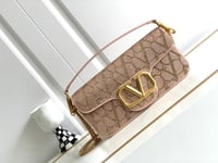 شنطة يد من فلانتينو - مرصعه بأحجار الراين