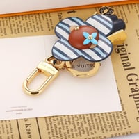 سلسلة مفاتيح دمية الشيف من لويس فيتون